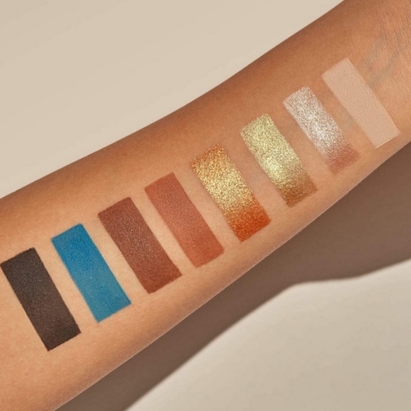 2/$30 Chella Divine Purpose Eyeshadow Palette - Picture 2 of 8